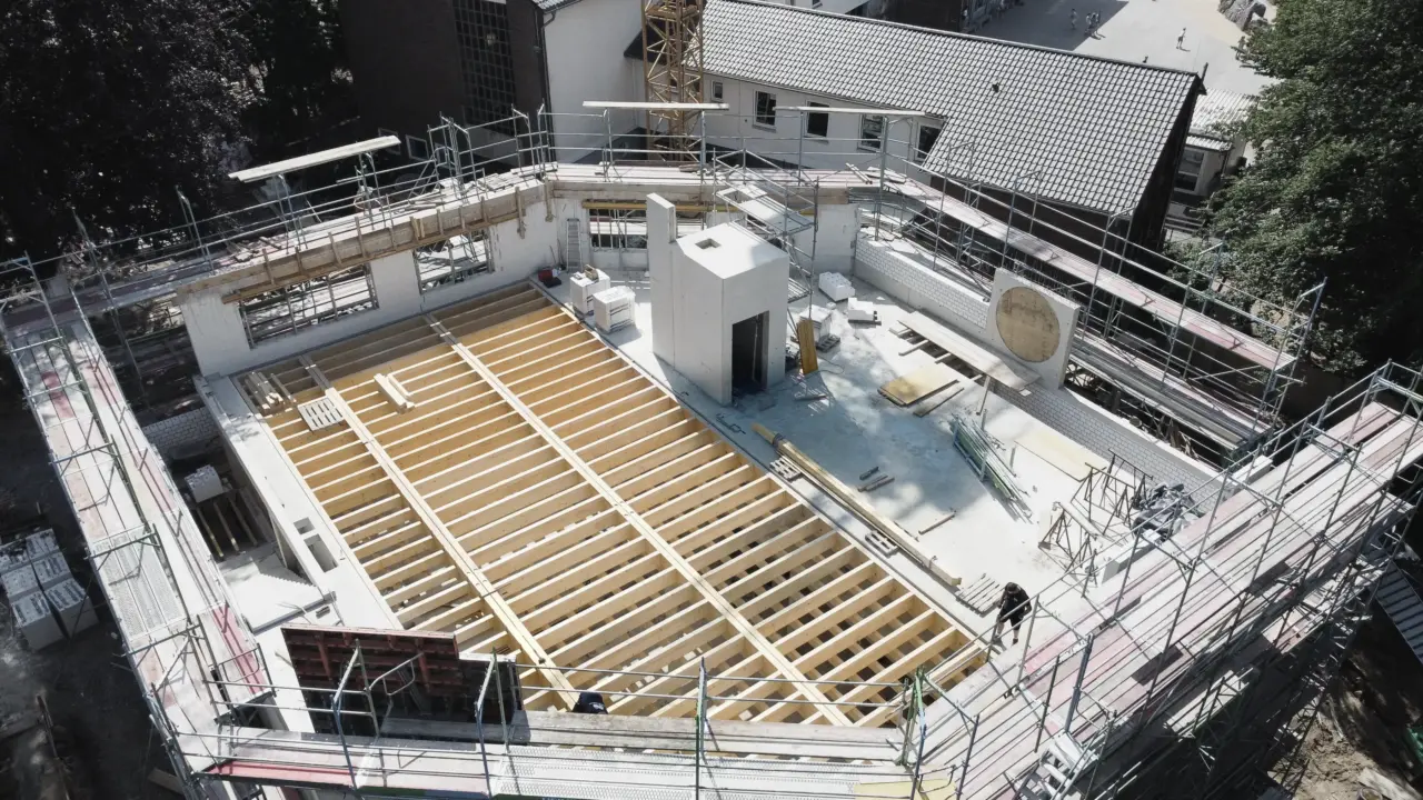 Baustelle Don-Bosco-Grundschule Mensa Holzdecke