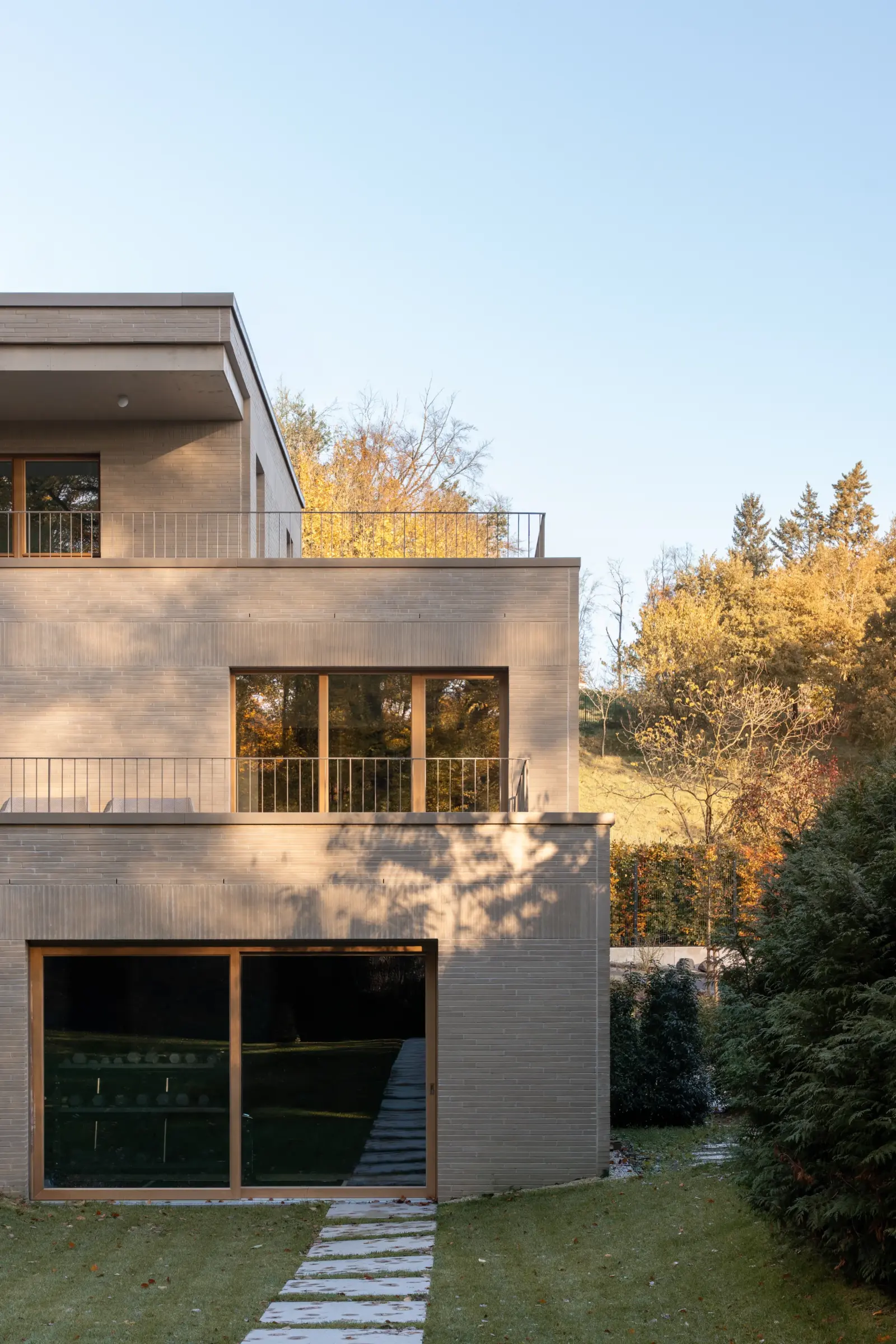 rb266 251121 foto david leonard rueckfassade ronheiderberg highres