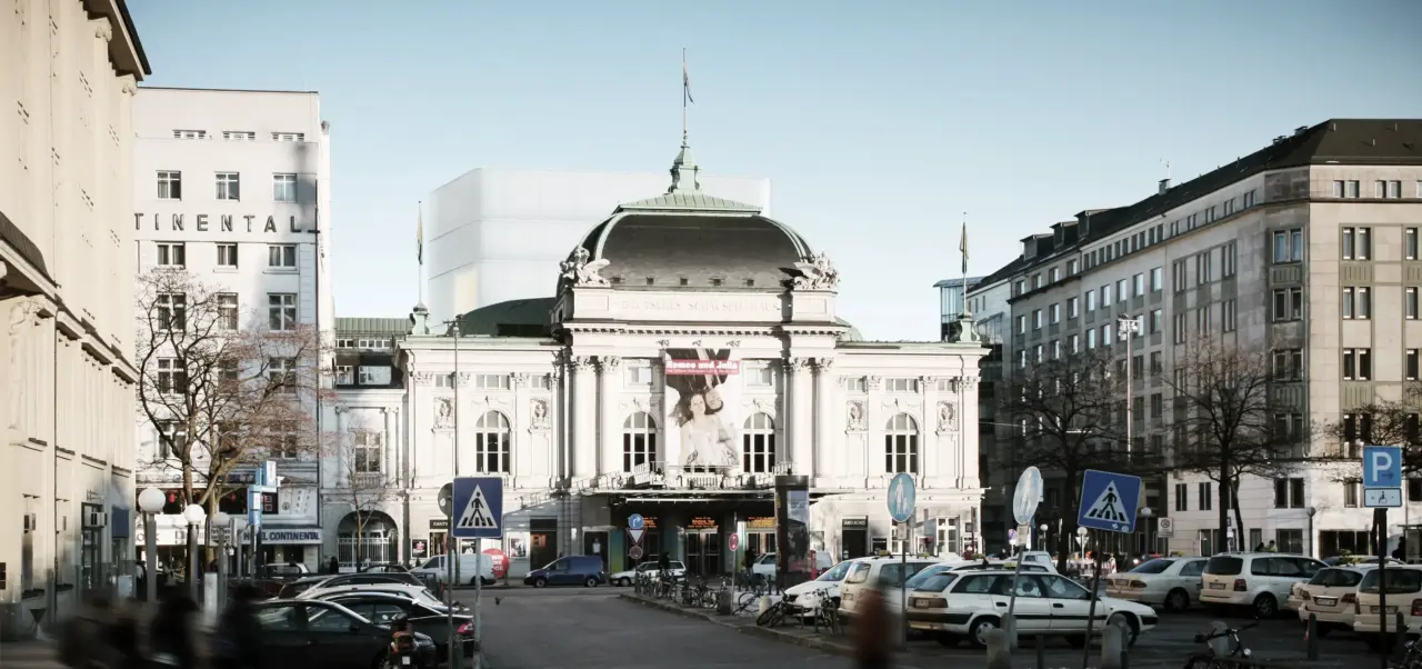 dsh 100524 buehnenturm schauspielhaus hamburg k02 final 1 aspect ratio 2.125 1