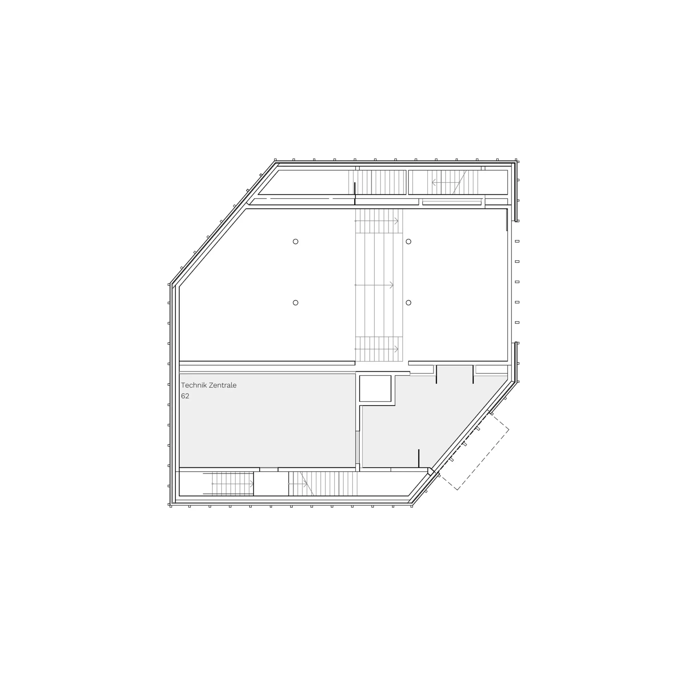 Grundriss des Zwischengeschosses zeigt einen vieleckigen Baukörper mit zentralem Treppenhaus und dem Raum Technik Zentrale.