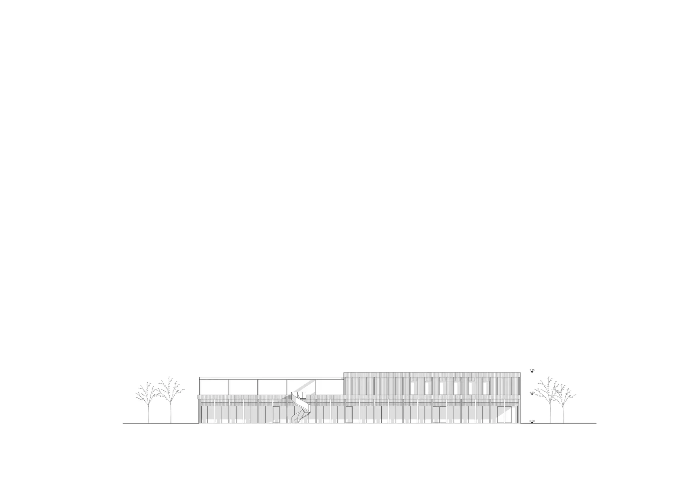Ansicht von Osten der Mensa zeigt einen langgestreckten zweigeschossigen Baukörper mit vertikal lamellierter Fassade über verglastem Erdgeschoss.
